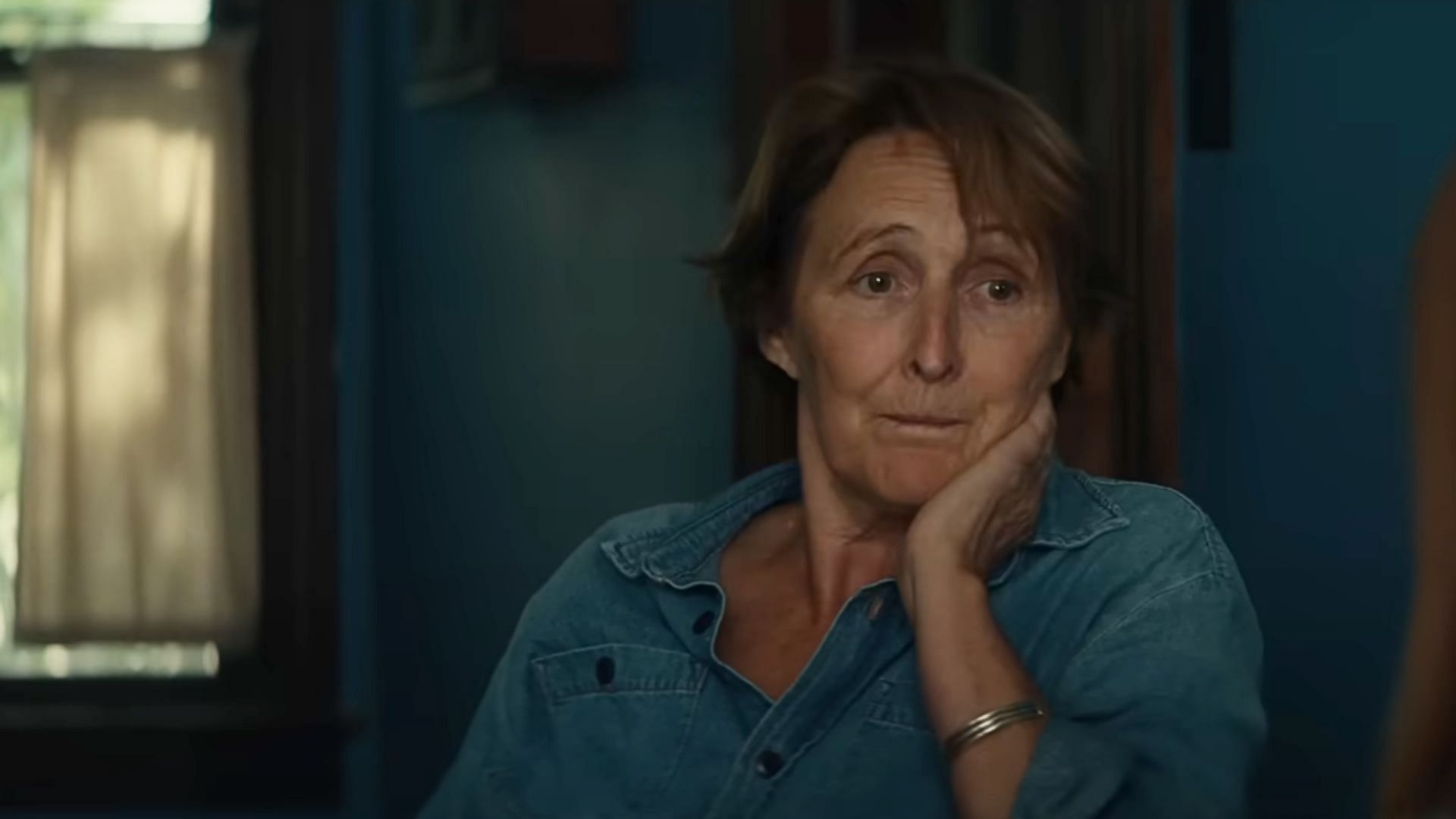 The role of Les: A still from Echo Valley (Image via Apple TV+)